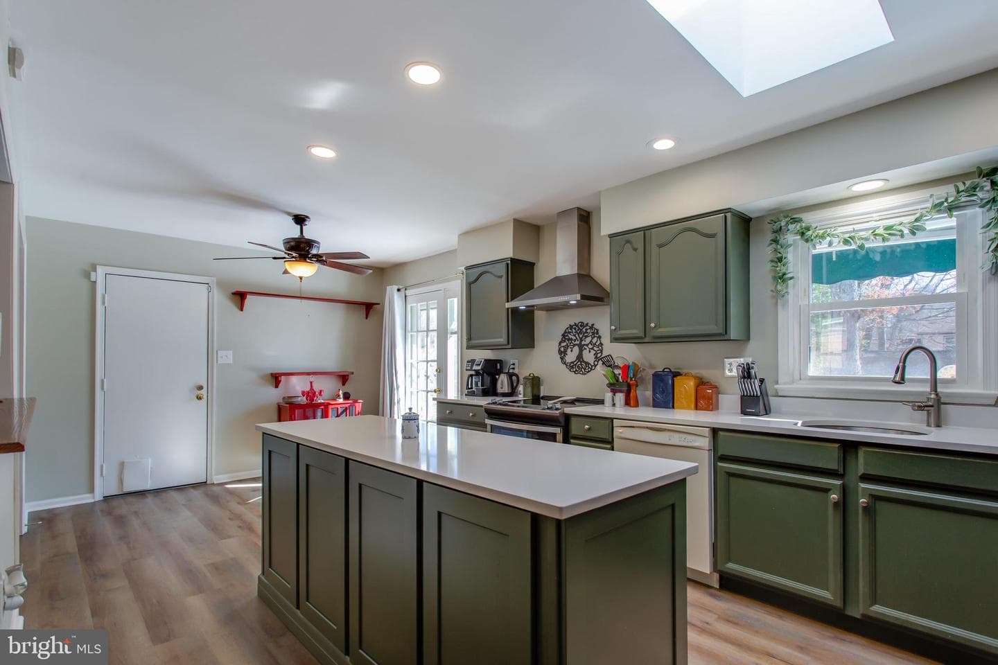 1600 Boarman Court photo 5