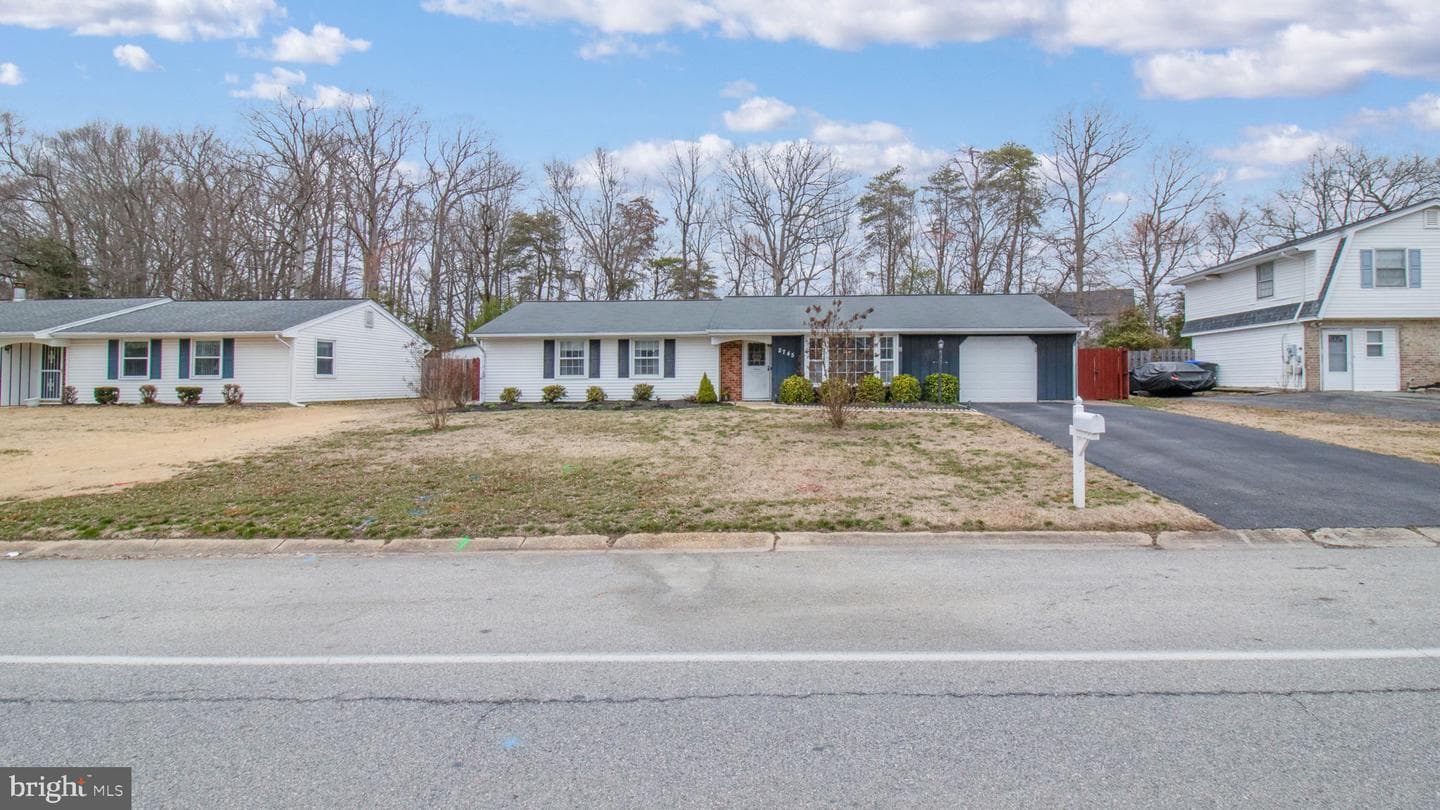 2745 Pinewood Drive photo 2