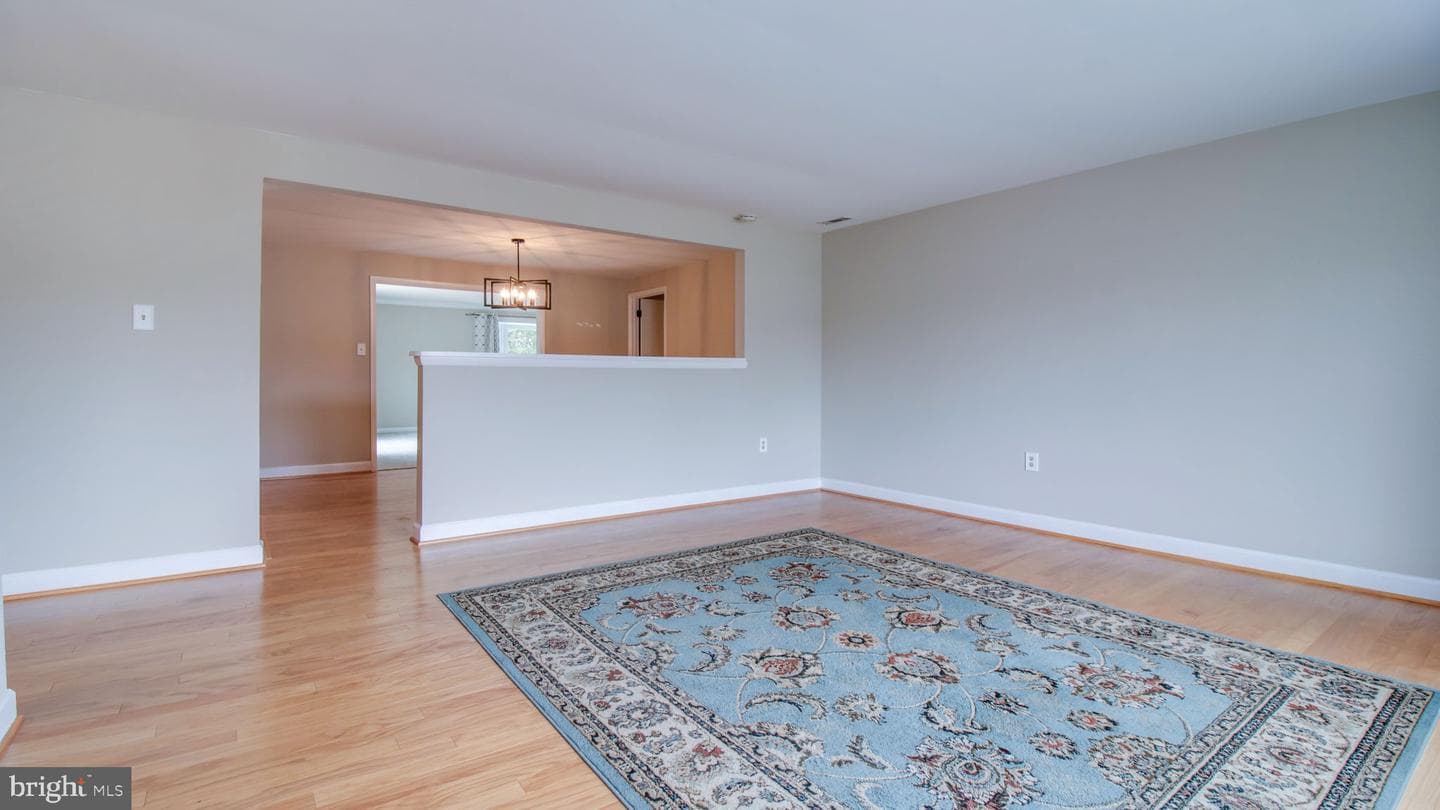 2745 Pinewood Drive photo 8