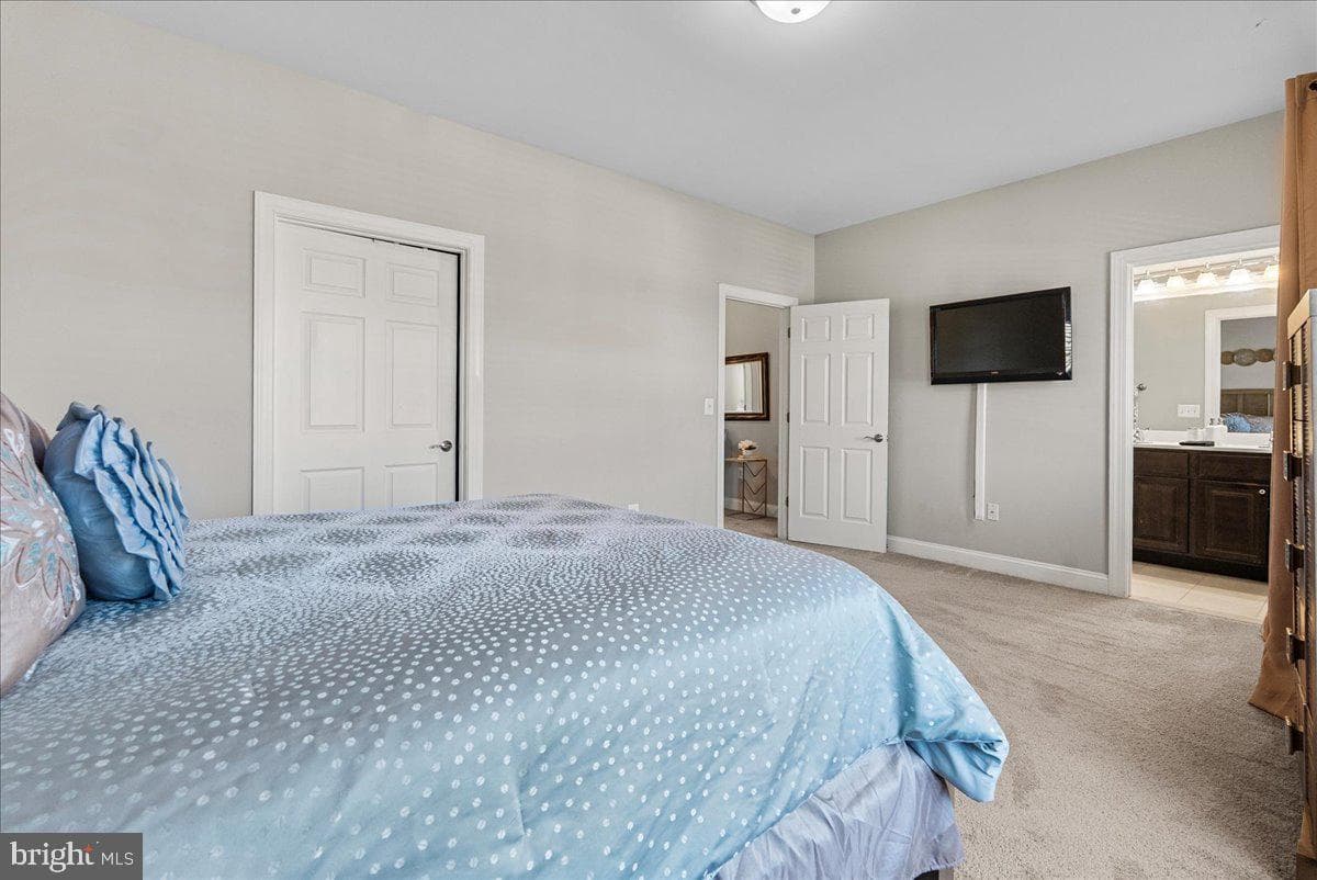 135 Wheatfield Drive photo 27