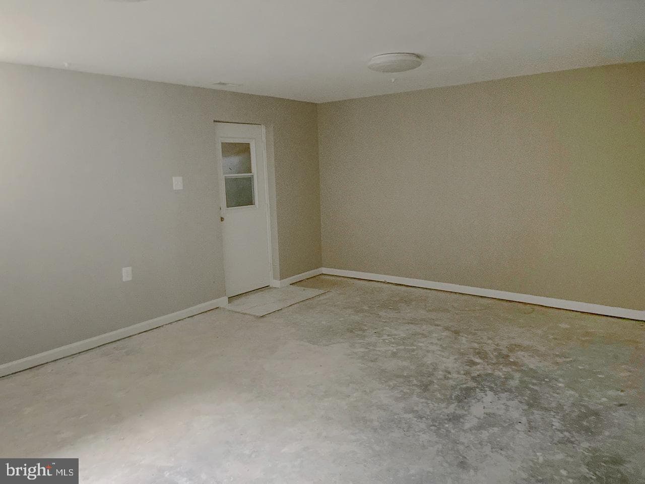 6704 Pauline Court photo 16