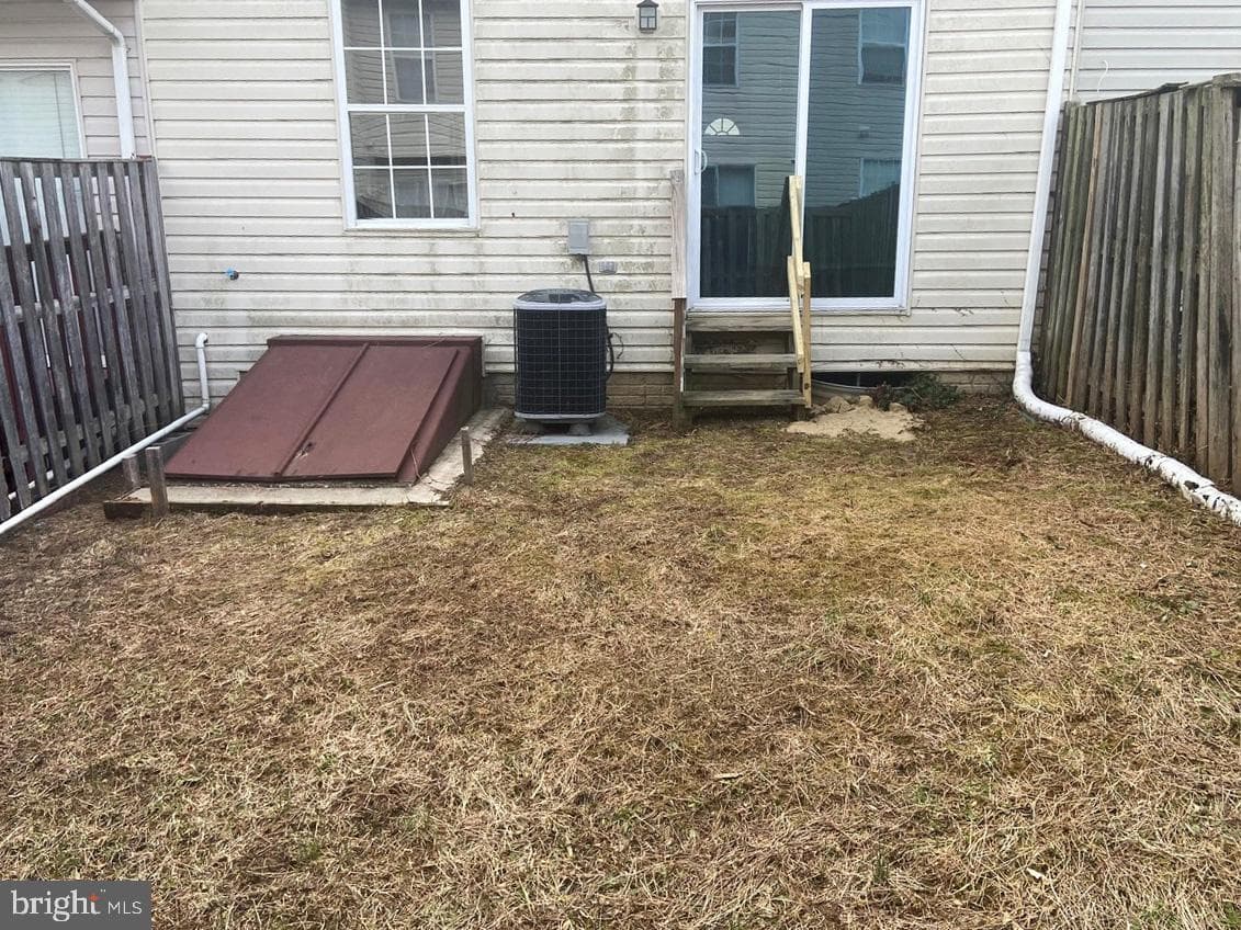 6704 Pauline Court photo 2