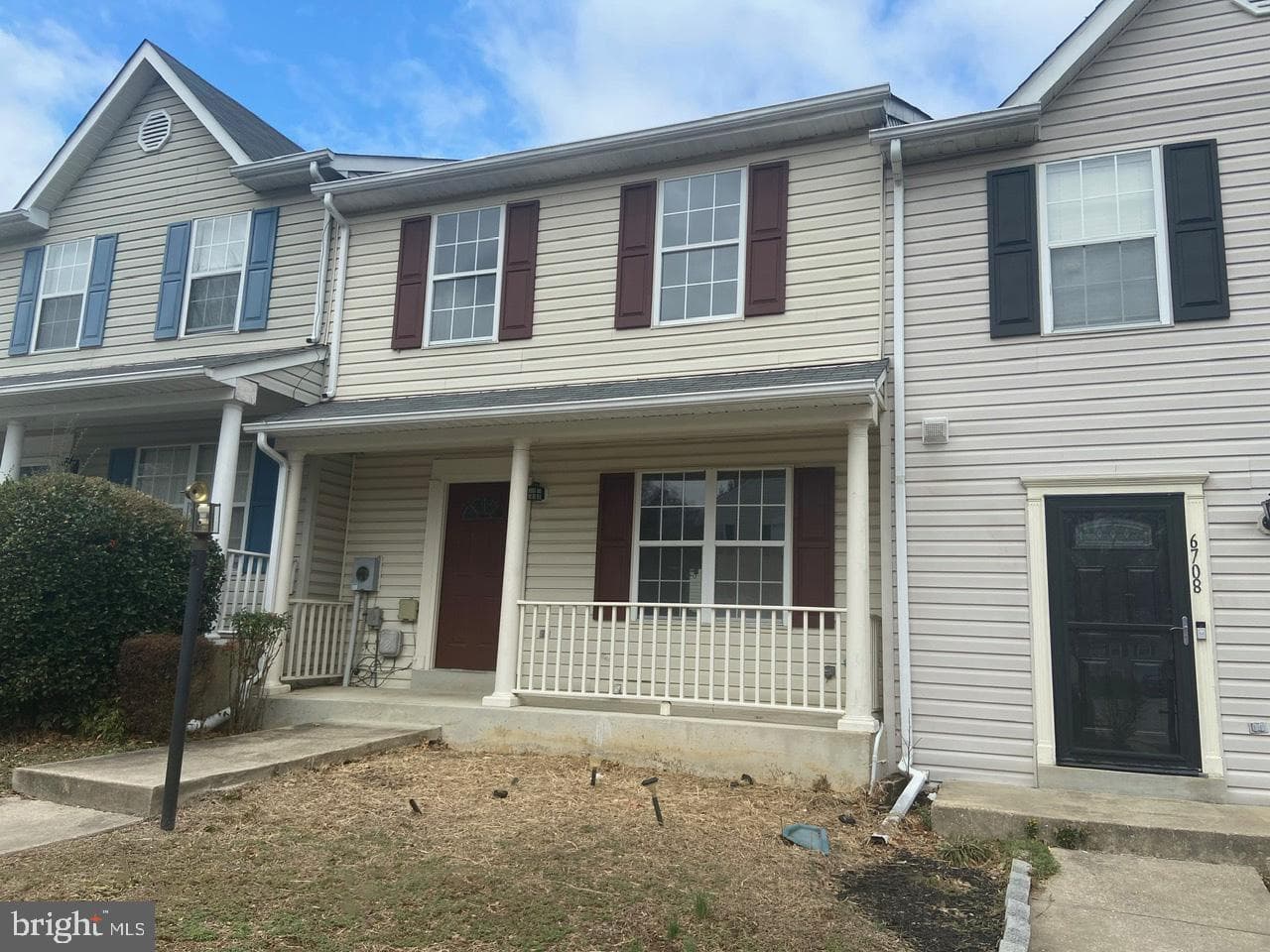 6704 Pauline Court photo 3