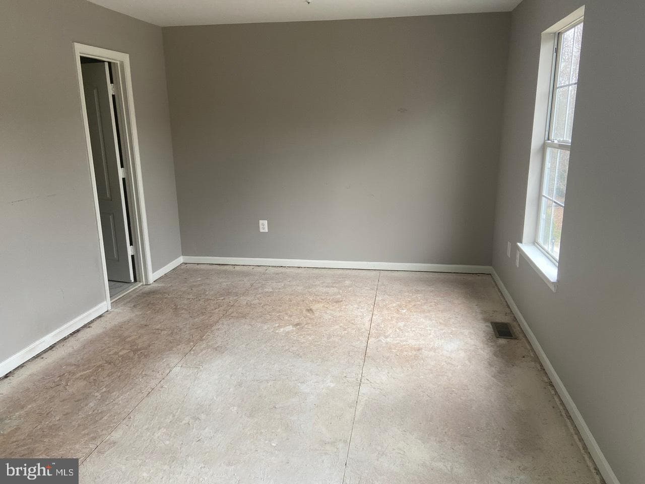 6704 Pauline Court photo 8