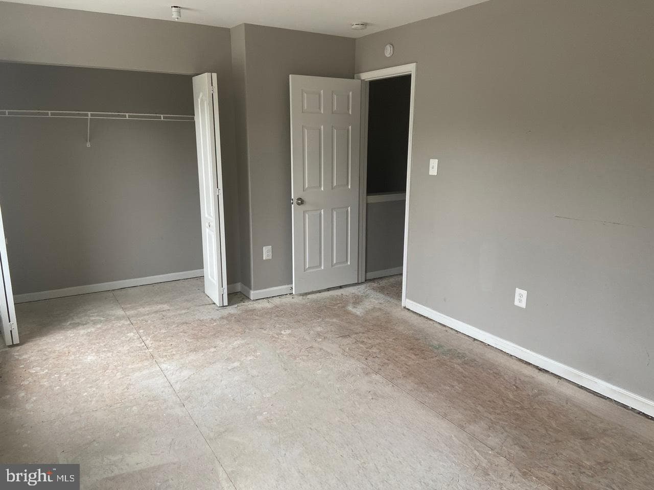 6704 Pauline Court photo 9