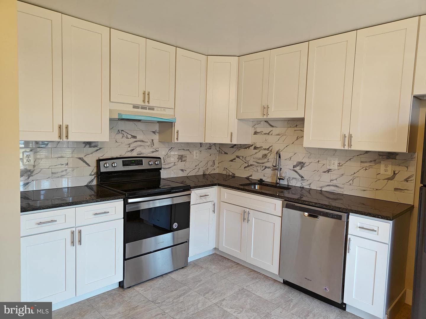 4557 Grouse Place photo 3