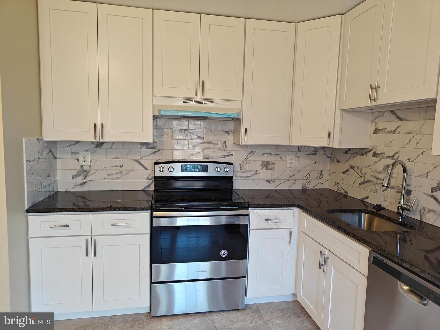 4557 Grouse Place photo 5