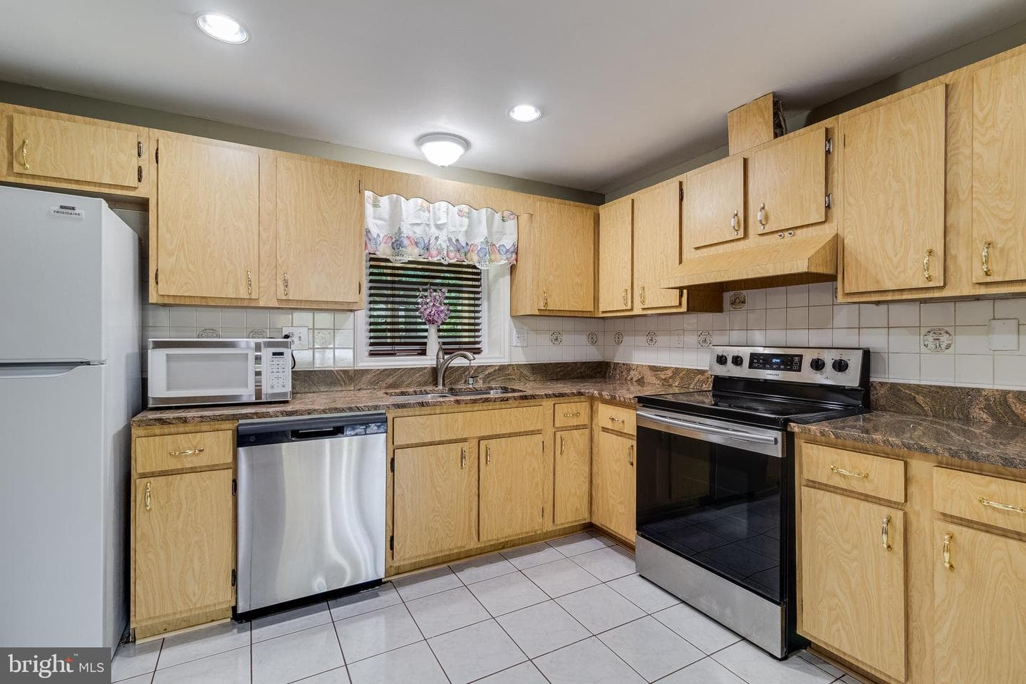 2406 Pinefield Road photo 12