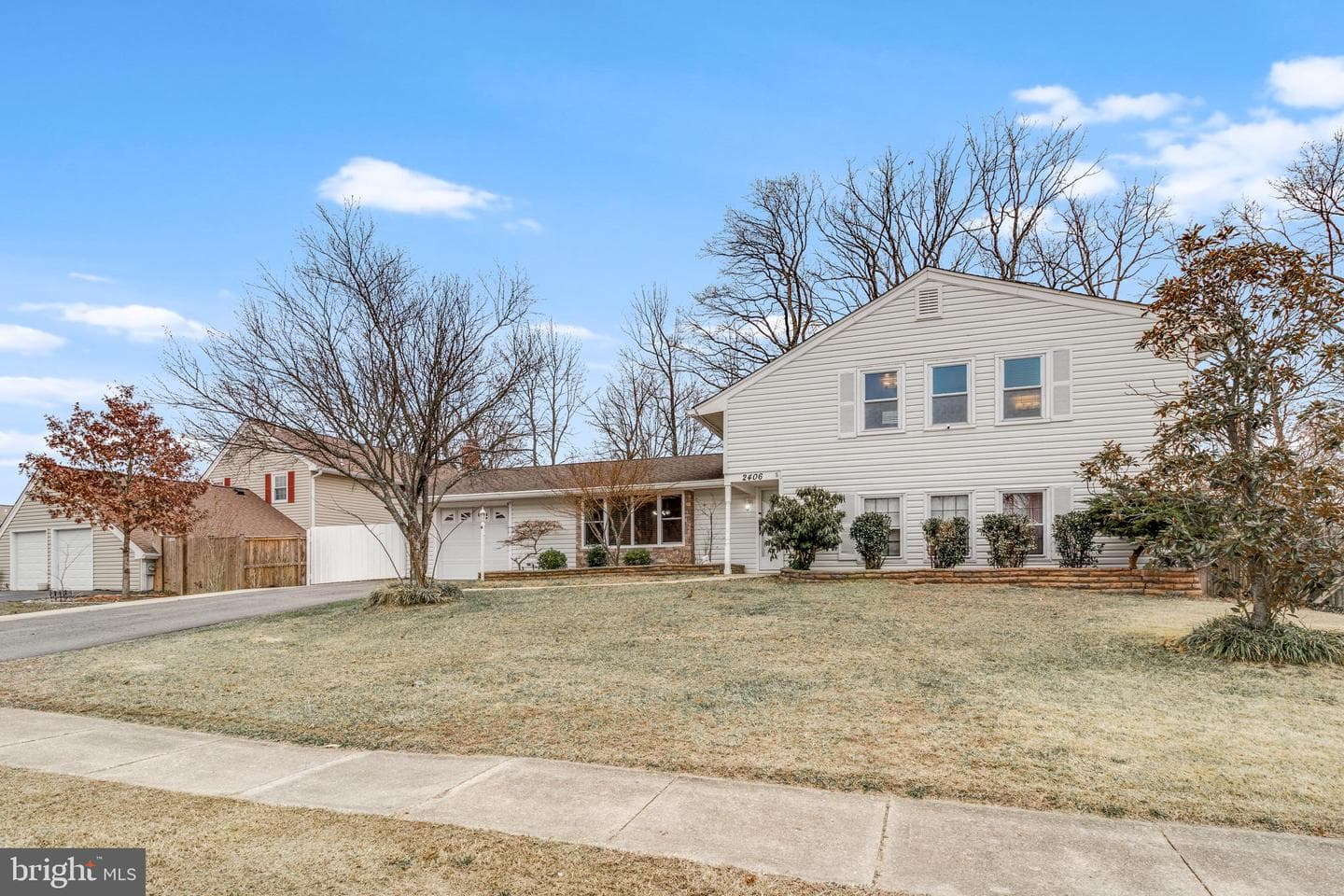 2406 Pinefield Road photo 3