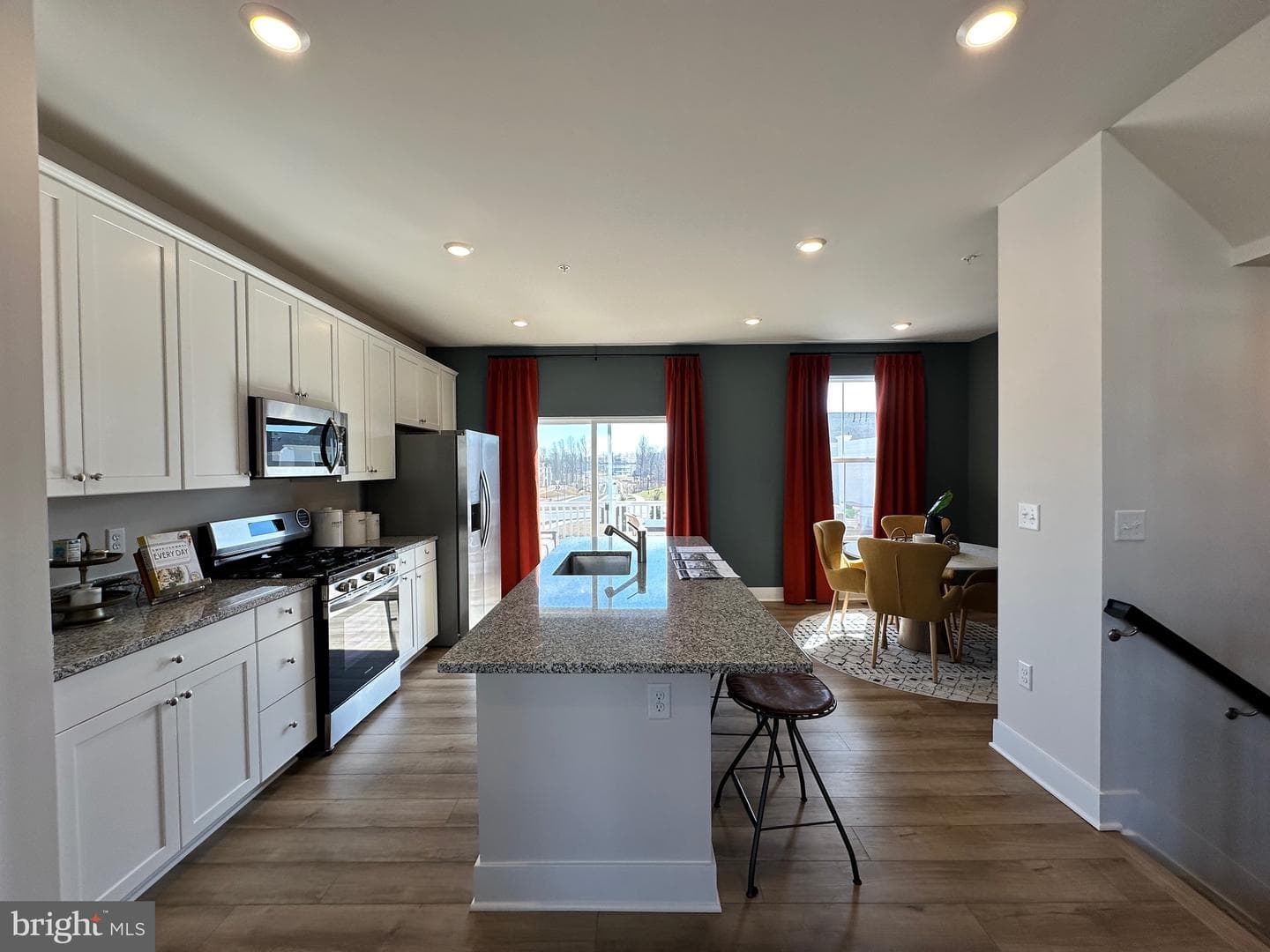 11020 Barnard Pl photo 4