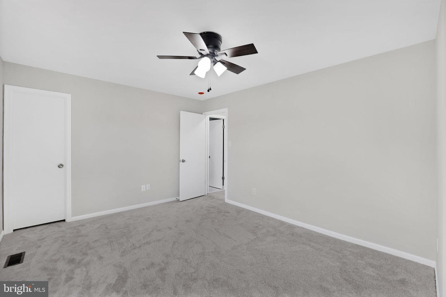 815 Cedar Court photo 25
