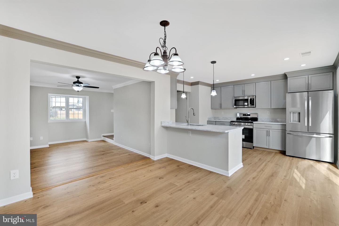 815 Cedar Court photo 3