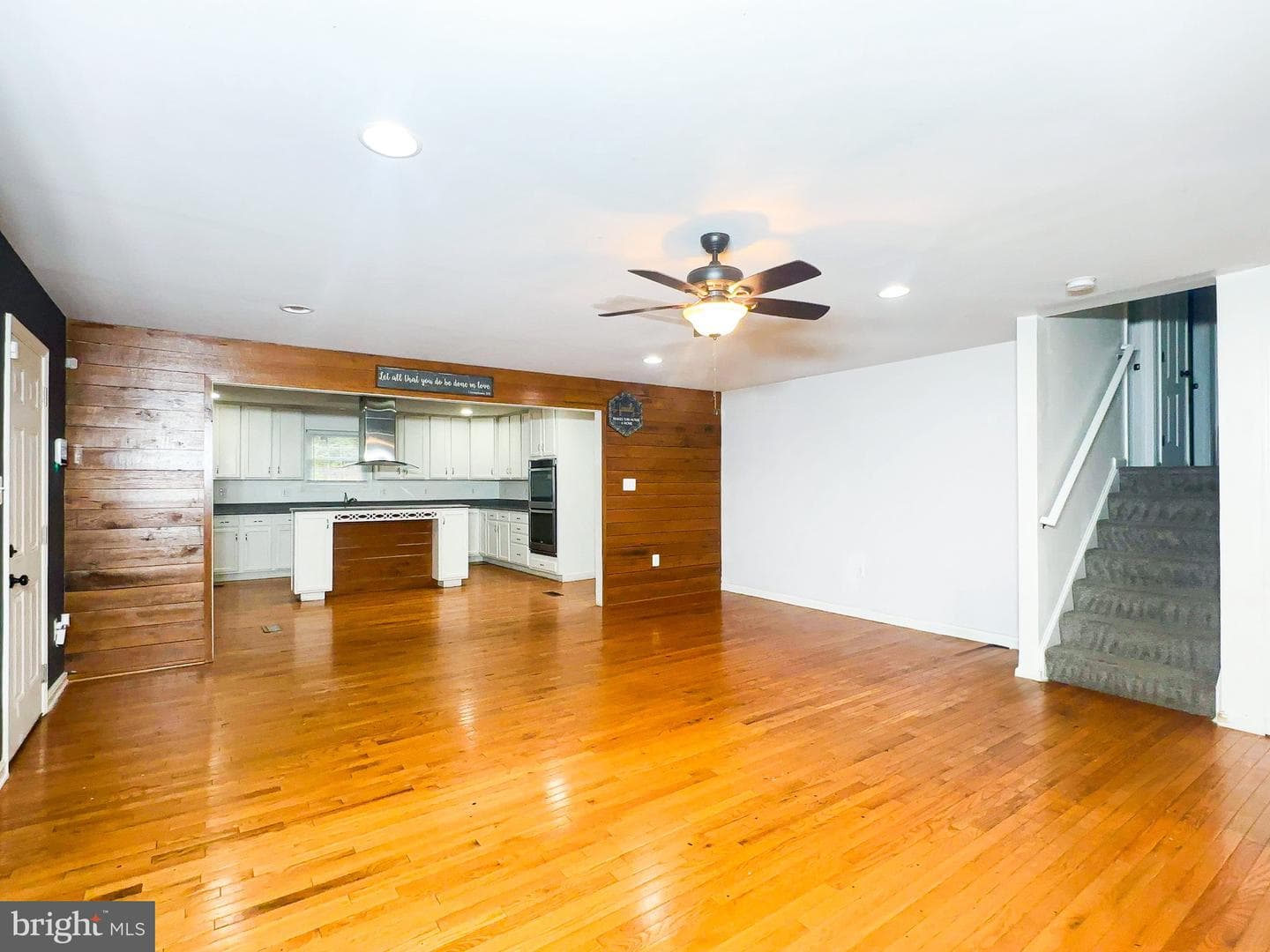 2204 Holly Oak Court photo 2