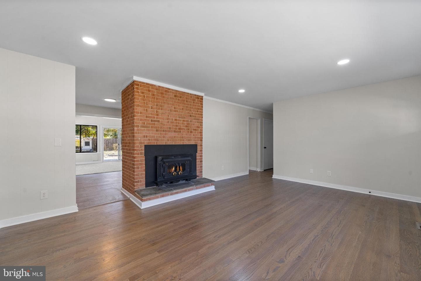 12853 Owens Drive photo 2