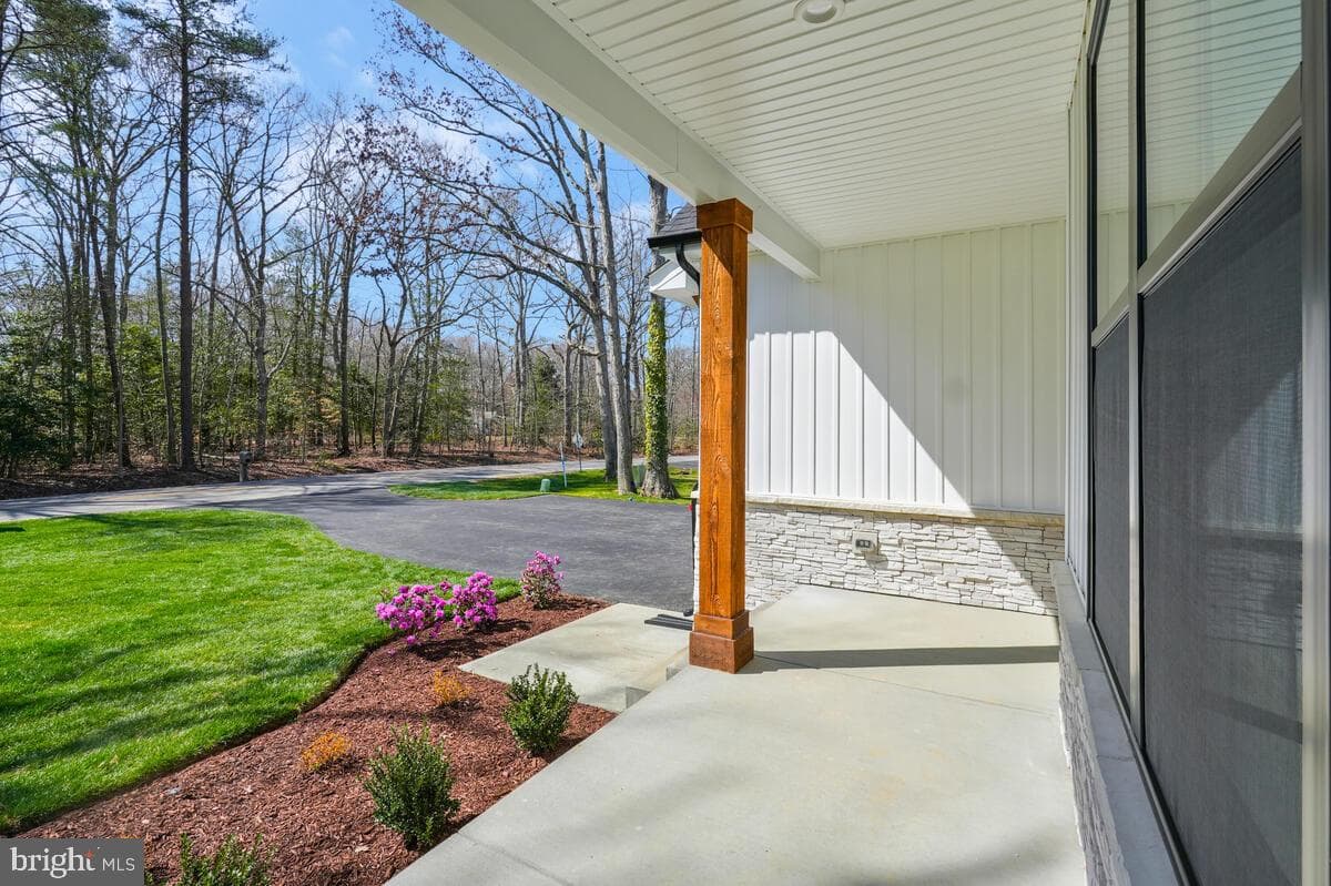 6770 Hungerford Road photo 7