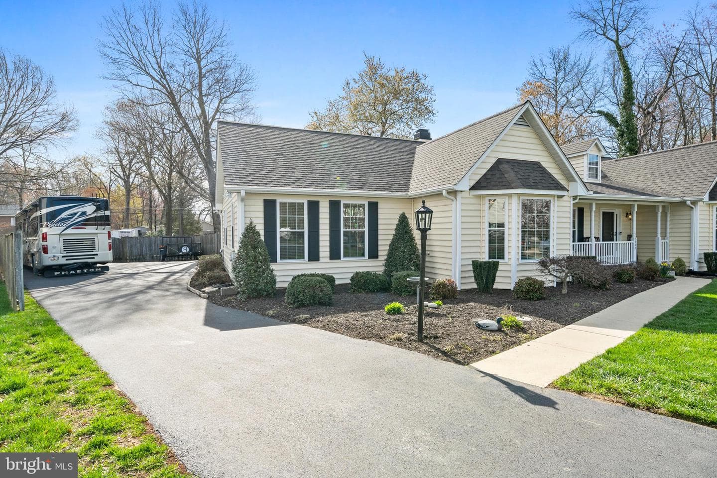 3004 Freedom Court N photo 8