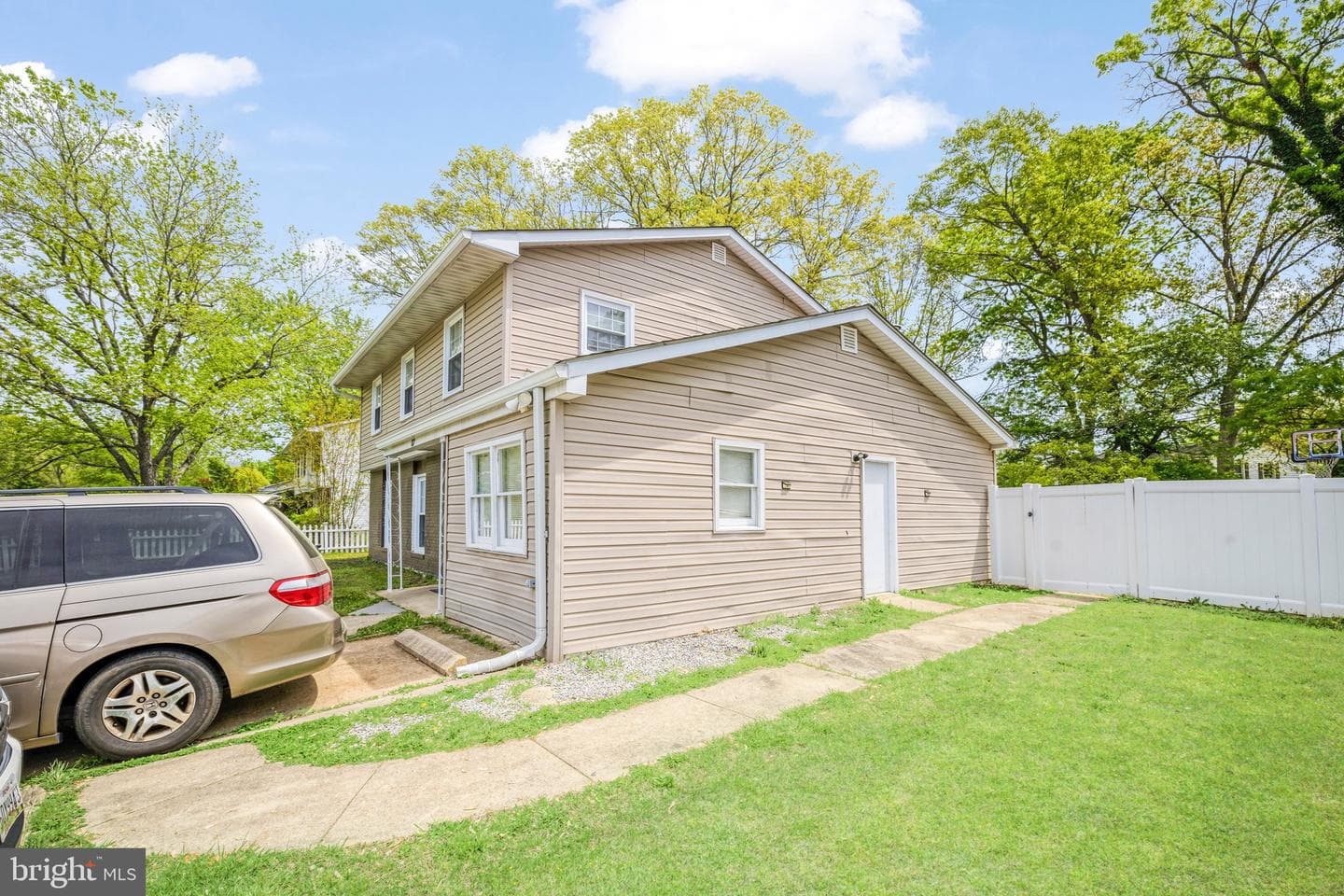 87 Garner Avenue photo 3