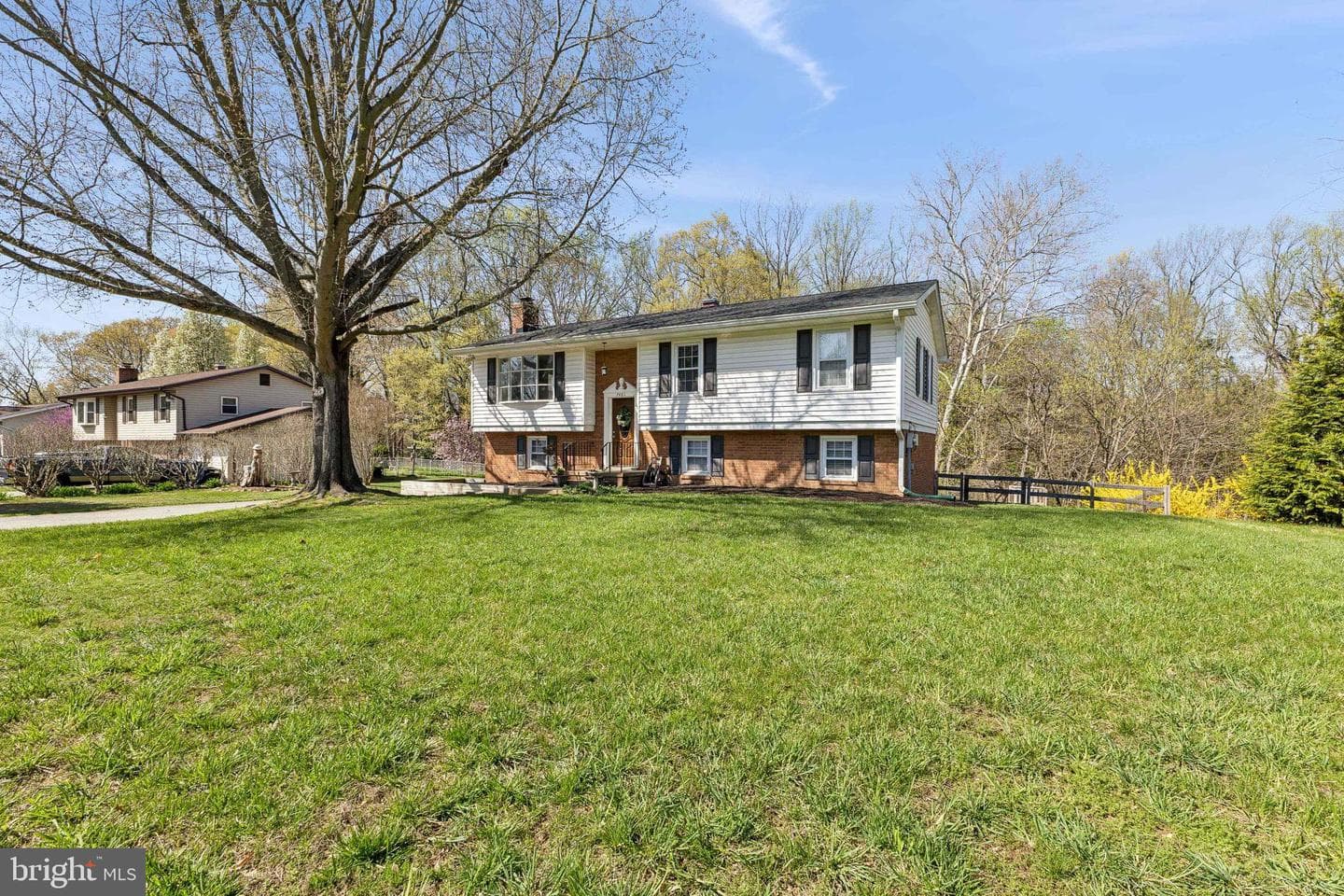 7461 Robin Road photo 2
