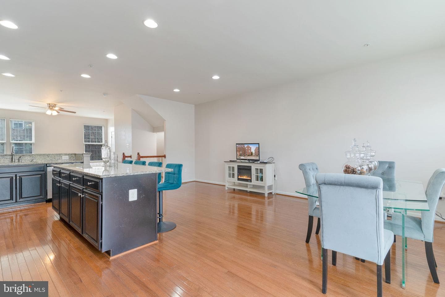 5538 Peanuts Lane photo 9