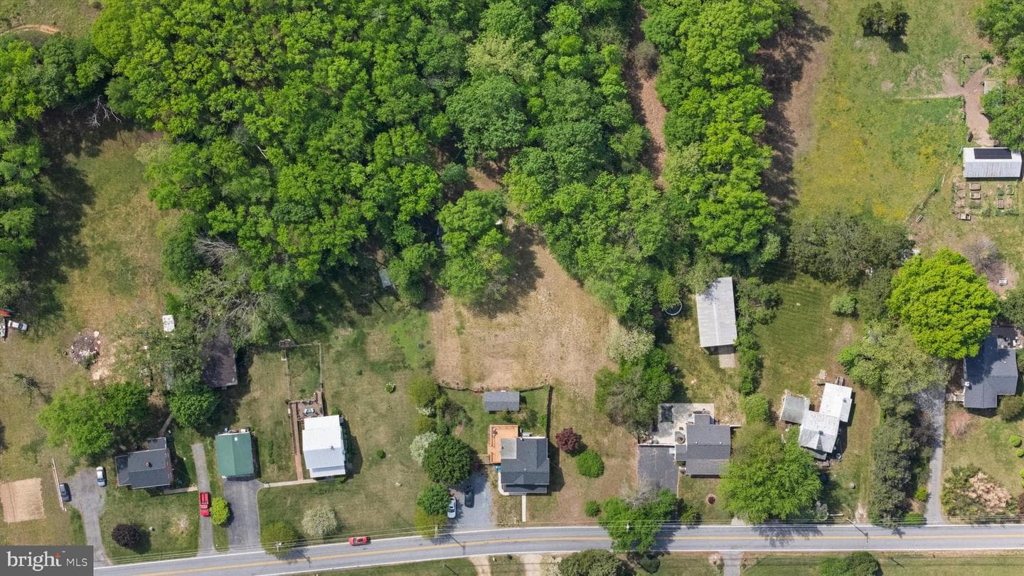 9035 Fairground Road photo 32