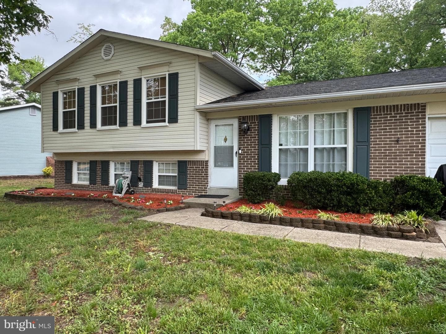 1121 Bannister Circle photo 2