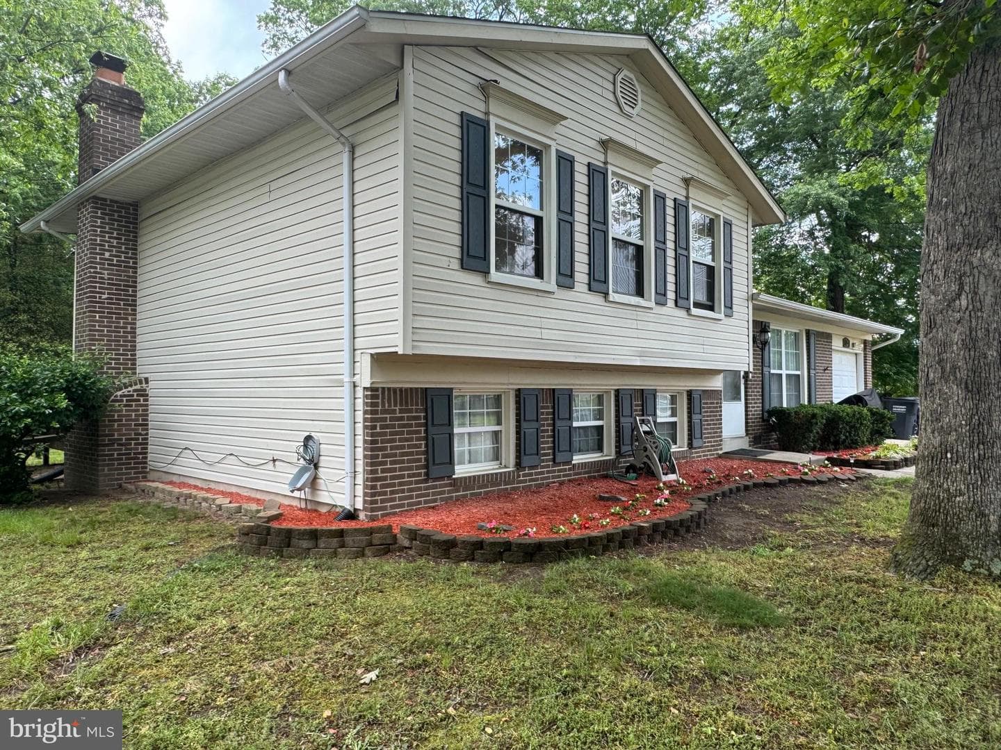 1121 Bannister Circle photo 4
