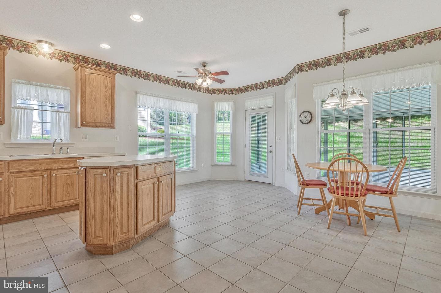 251 Williamsburg Circle photo 19