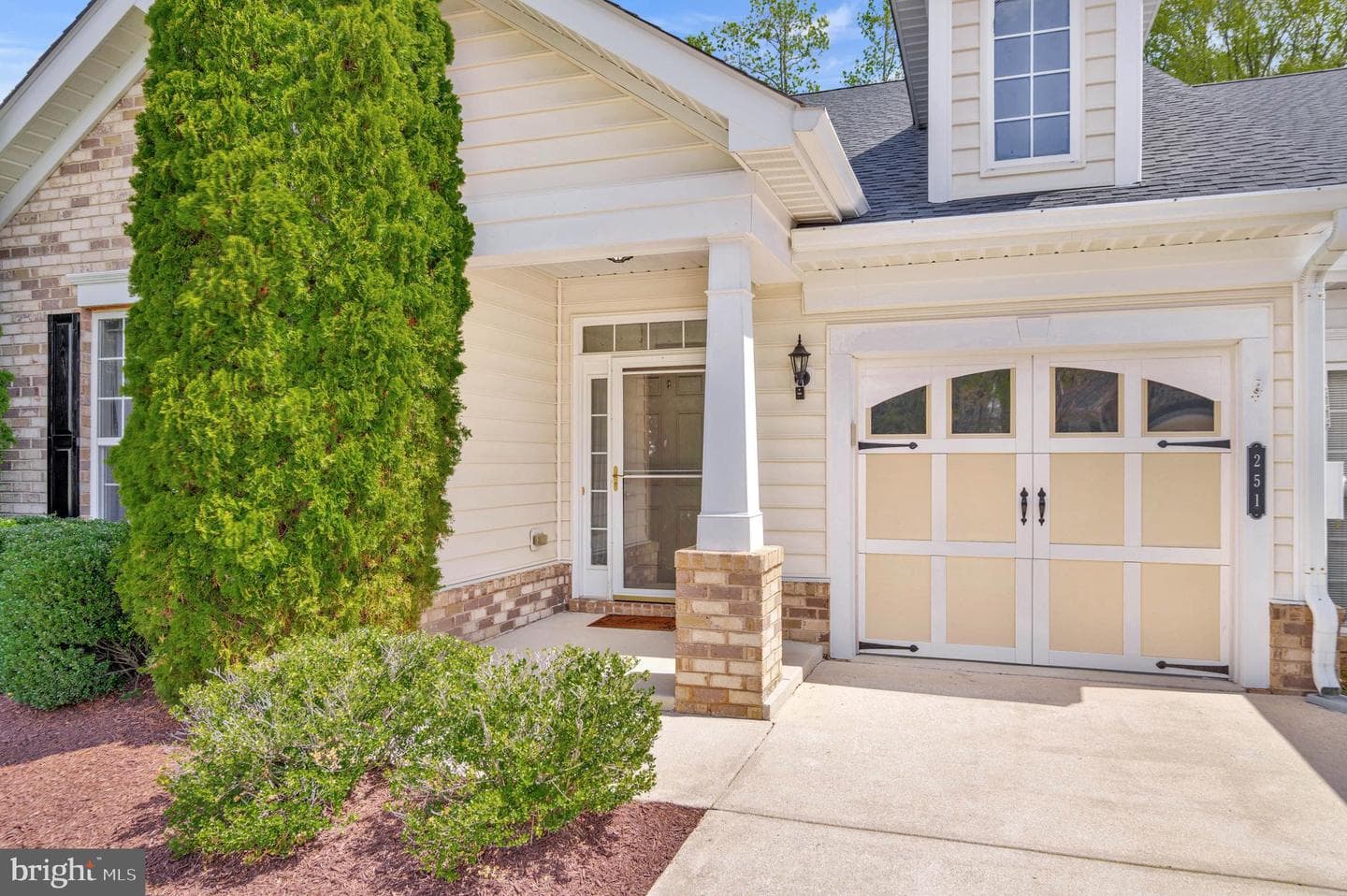 251 Williamsburg Circle photo 4