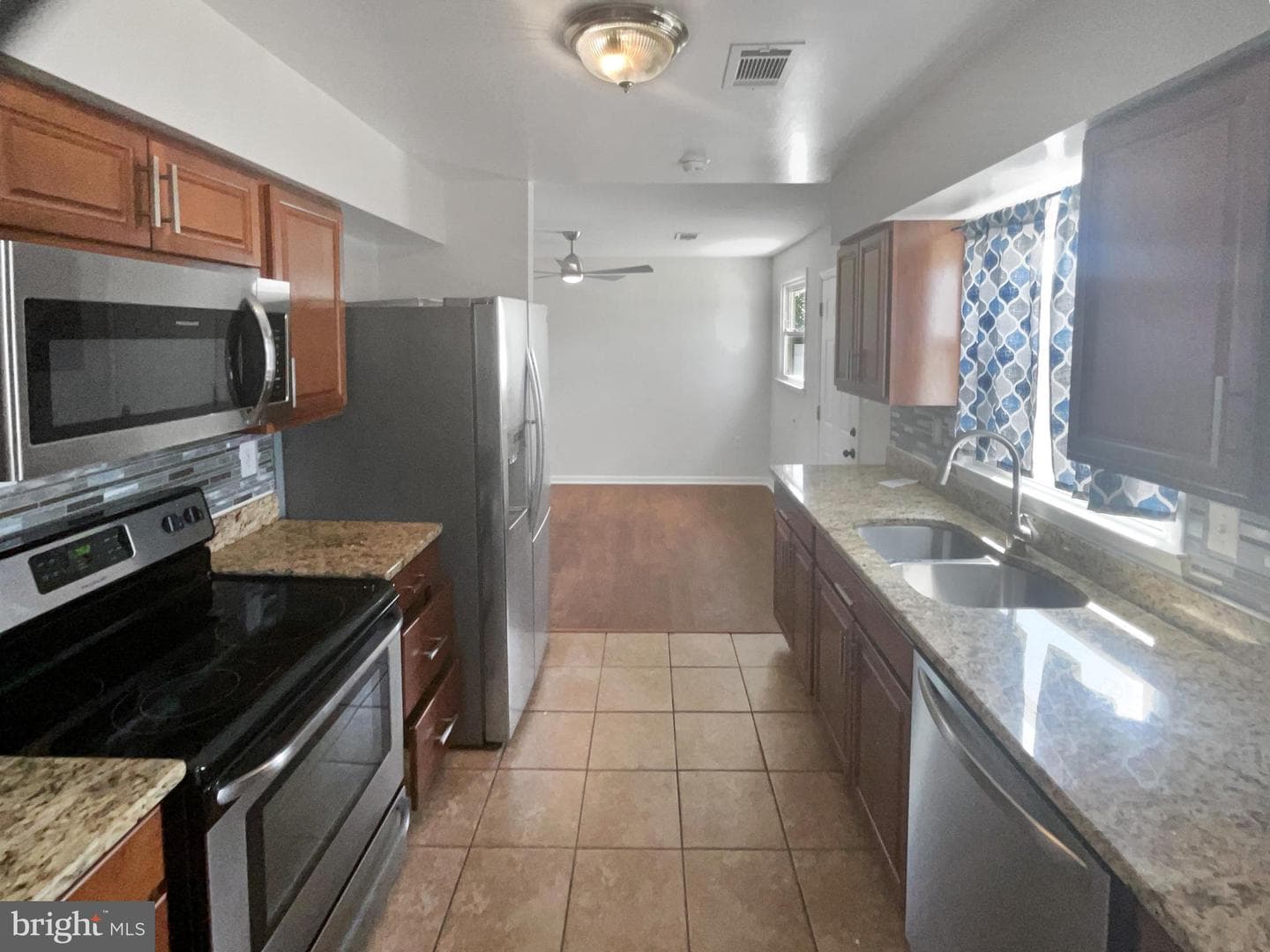 2115 Greenwood Drive photo 4
