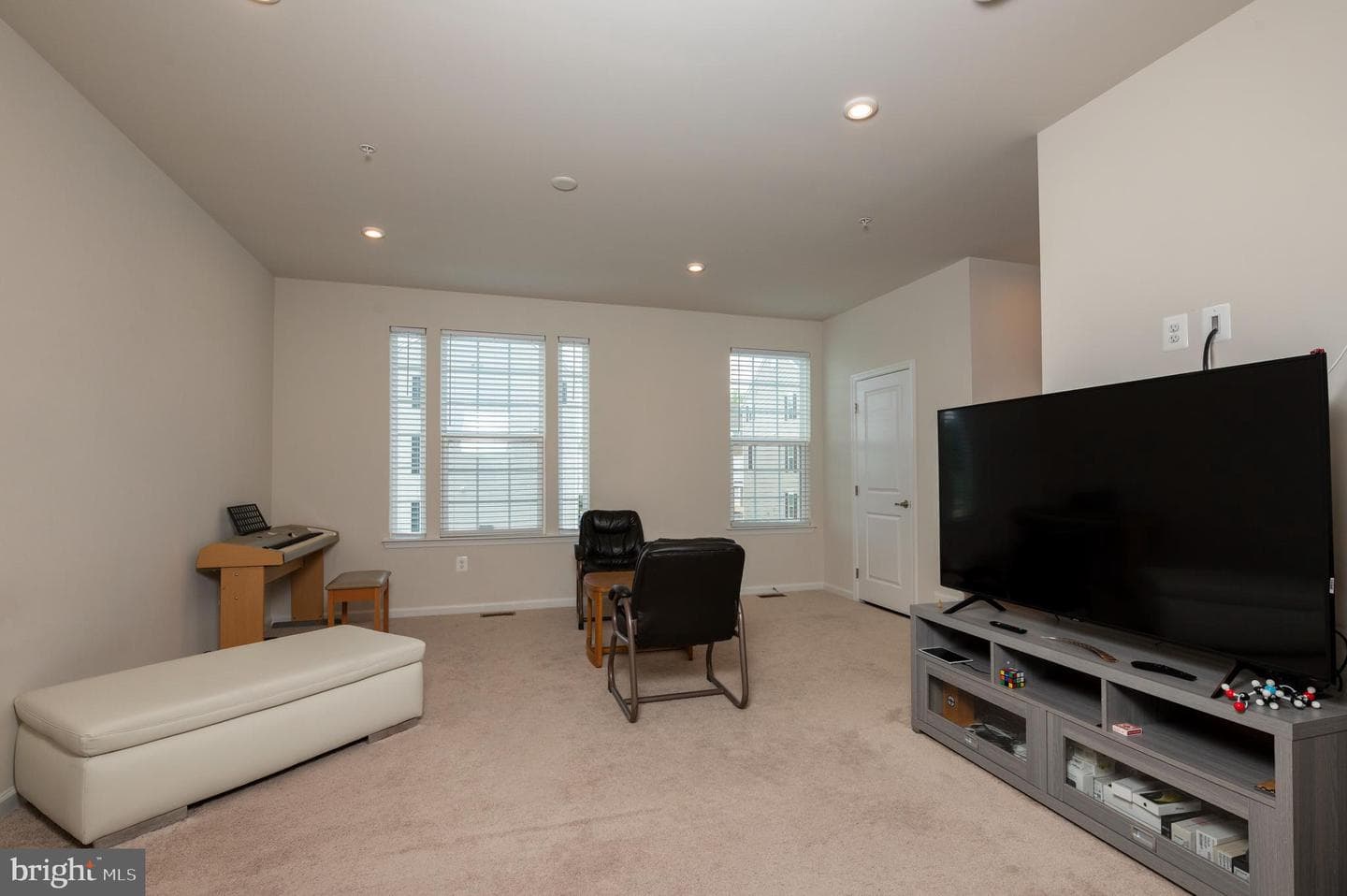 112 Seldovia Drive photo 4