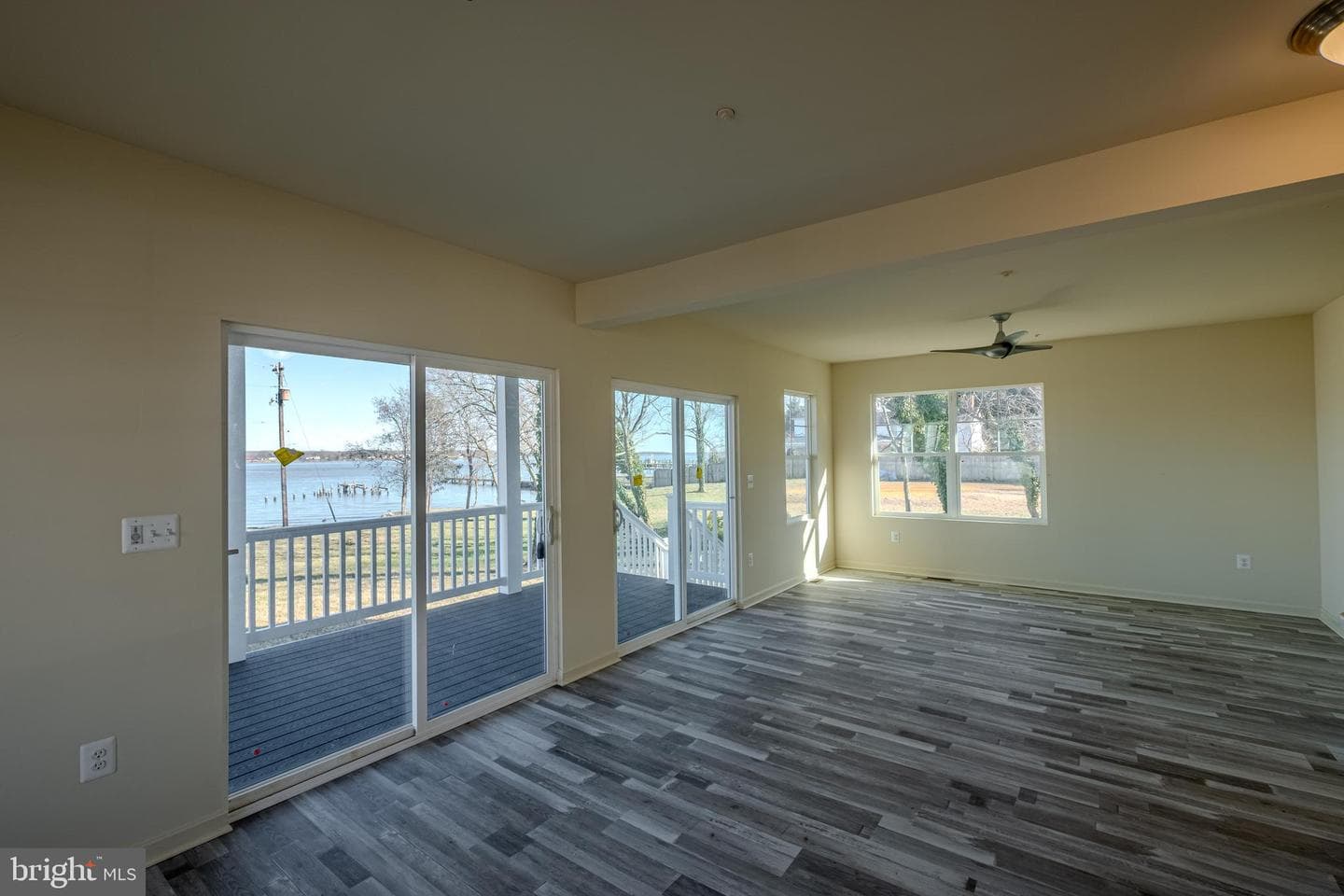 7391 Benedict Avenue photo 17