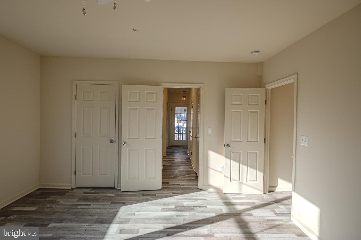 7391 Benedict Avenue photo 18