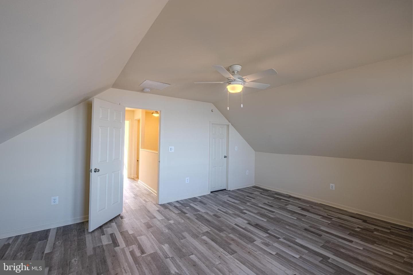 7391 Benedict Avenue photo 23