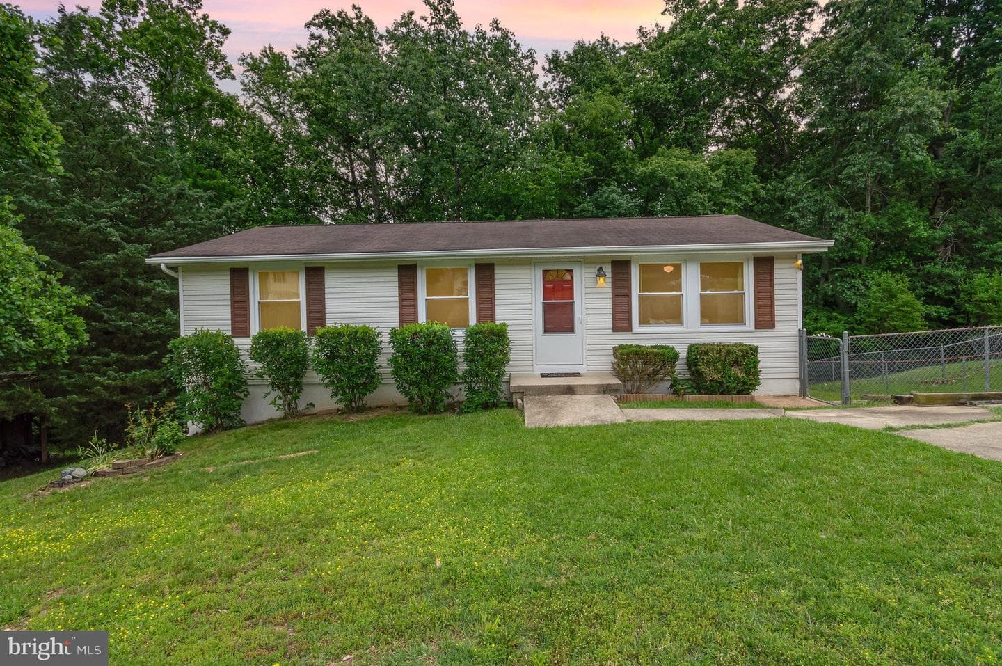 2407 Oakwood Court photo 17
