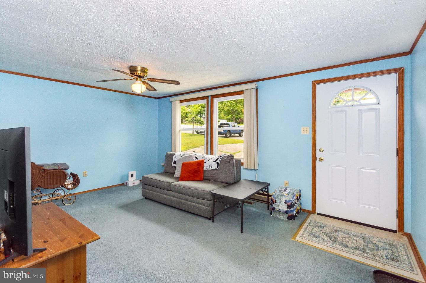 2407 Oakwood Court photo 3