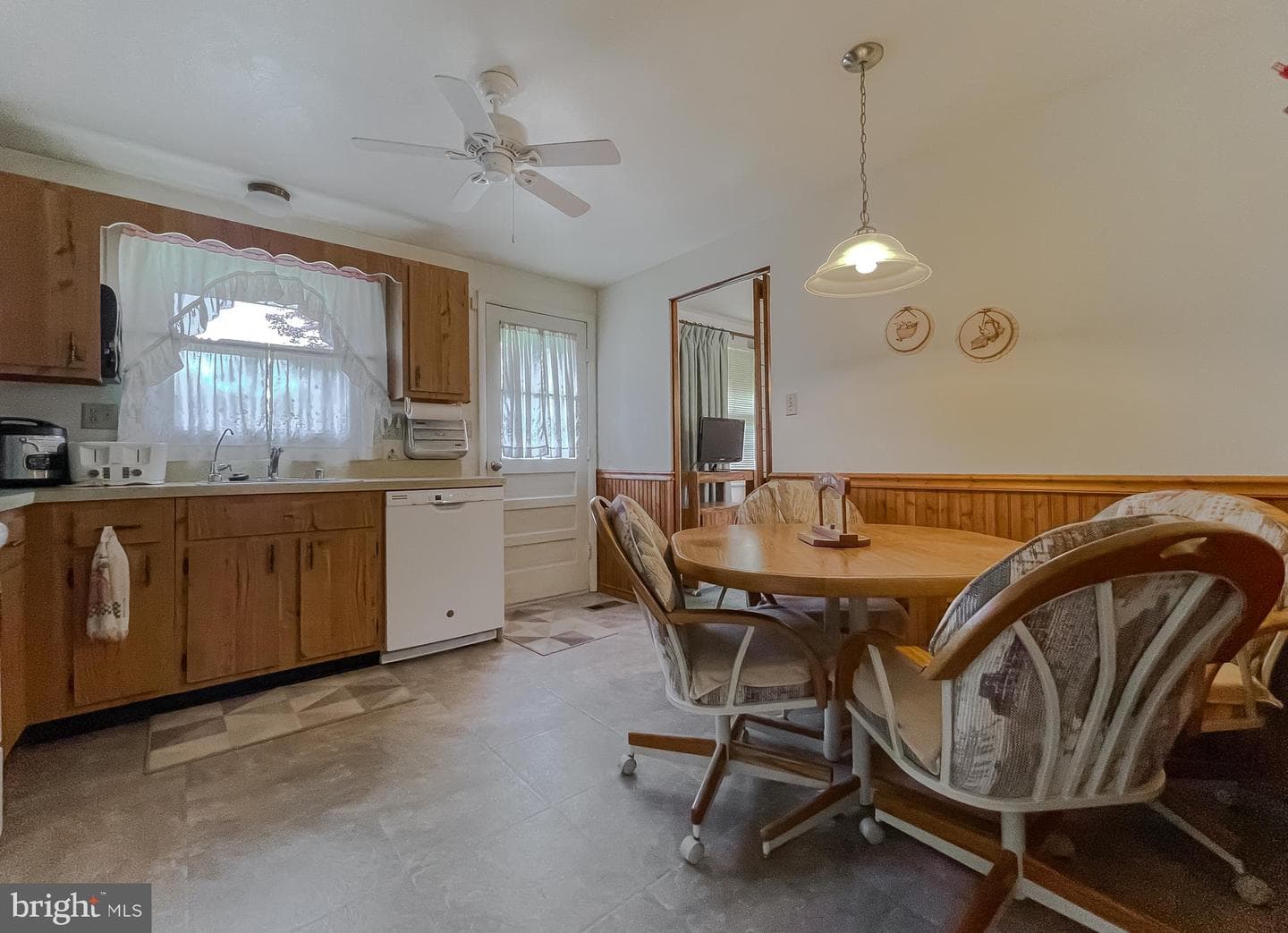 2422 Pinefield Road photo 11