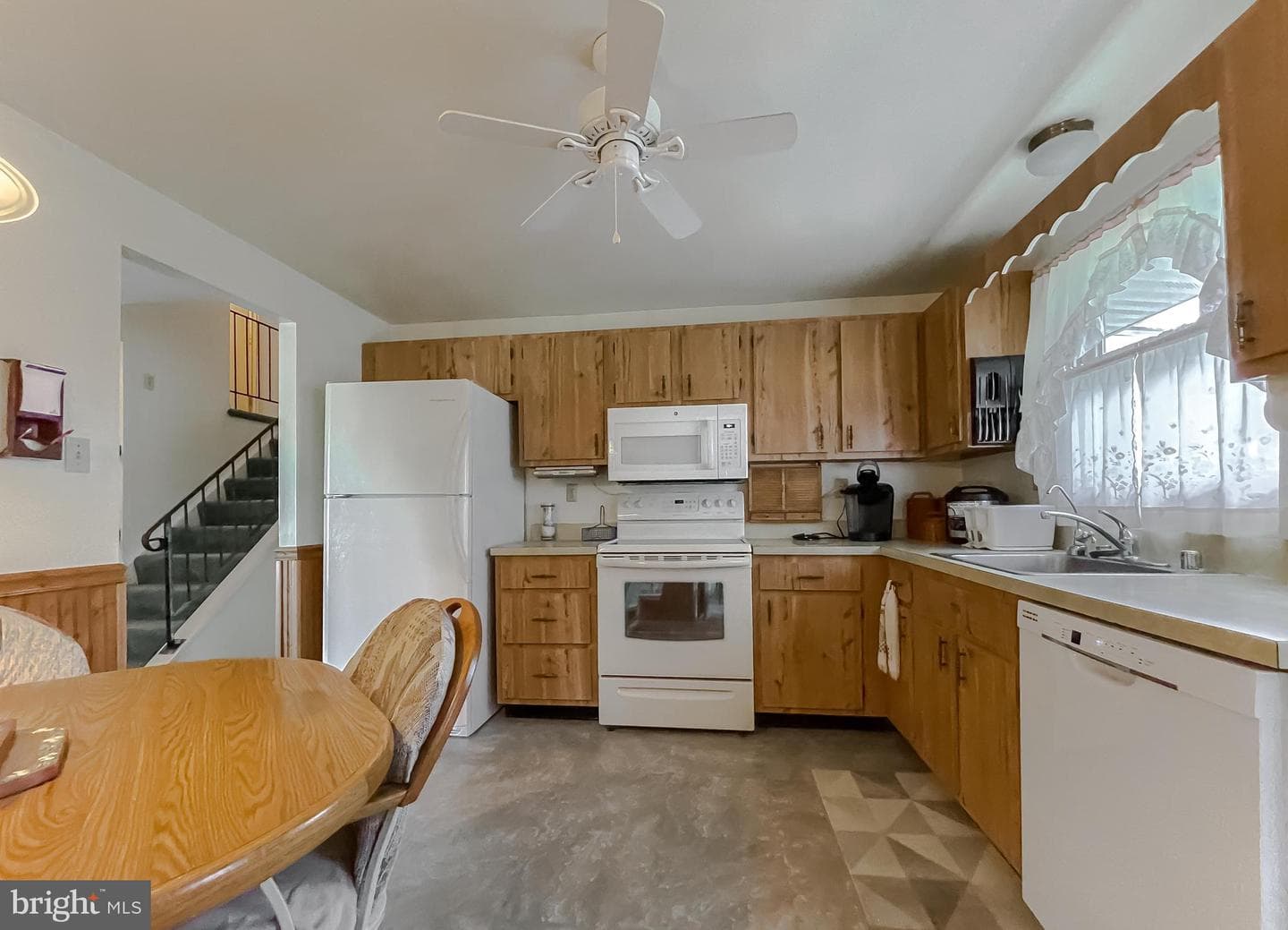 2422 Pinefield Road photo 9