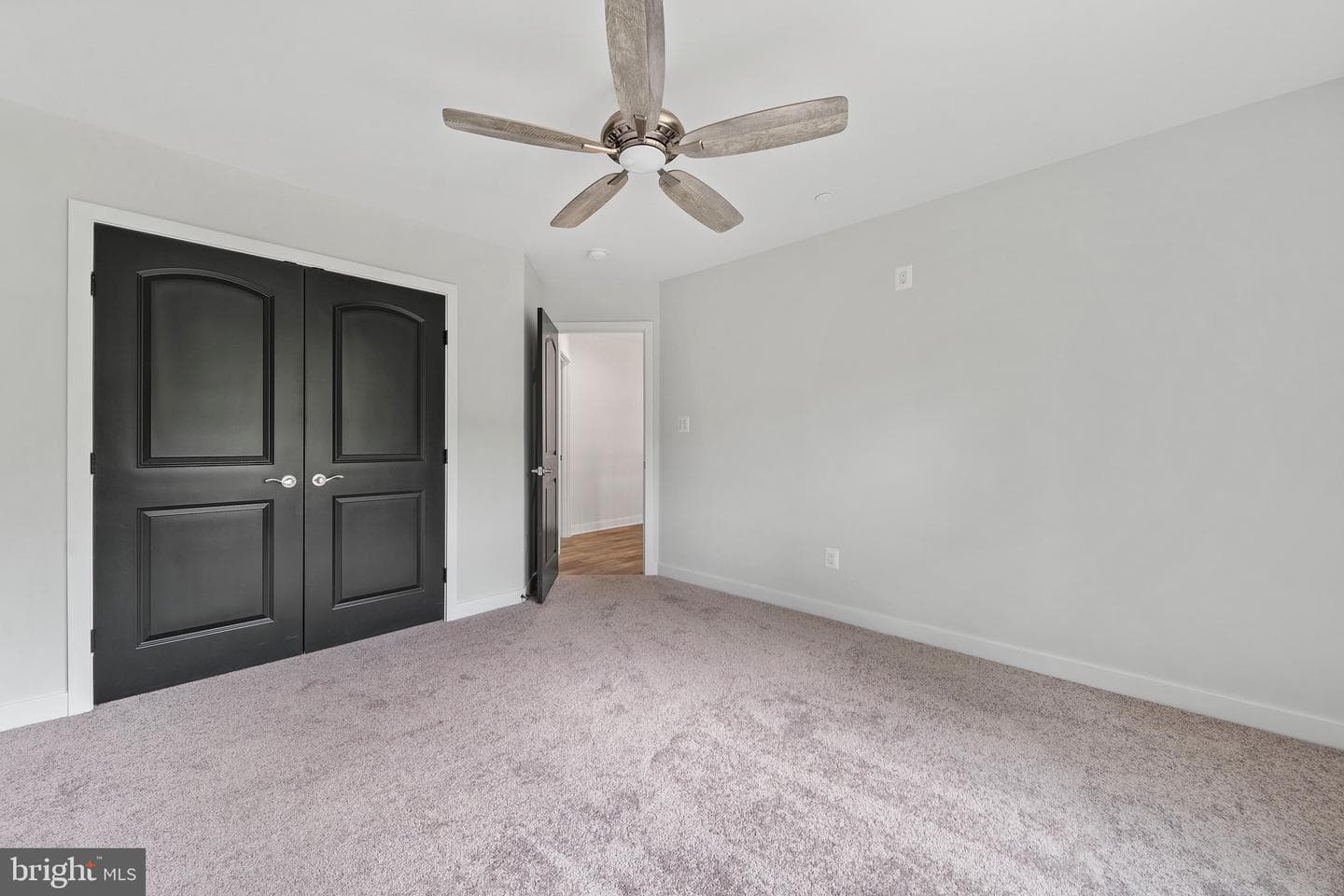 14875 Buckingham Court photo 33