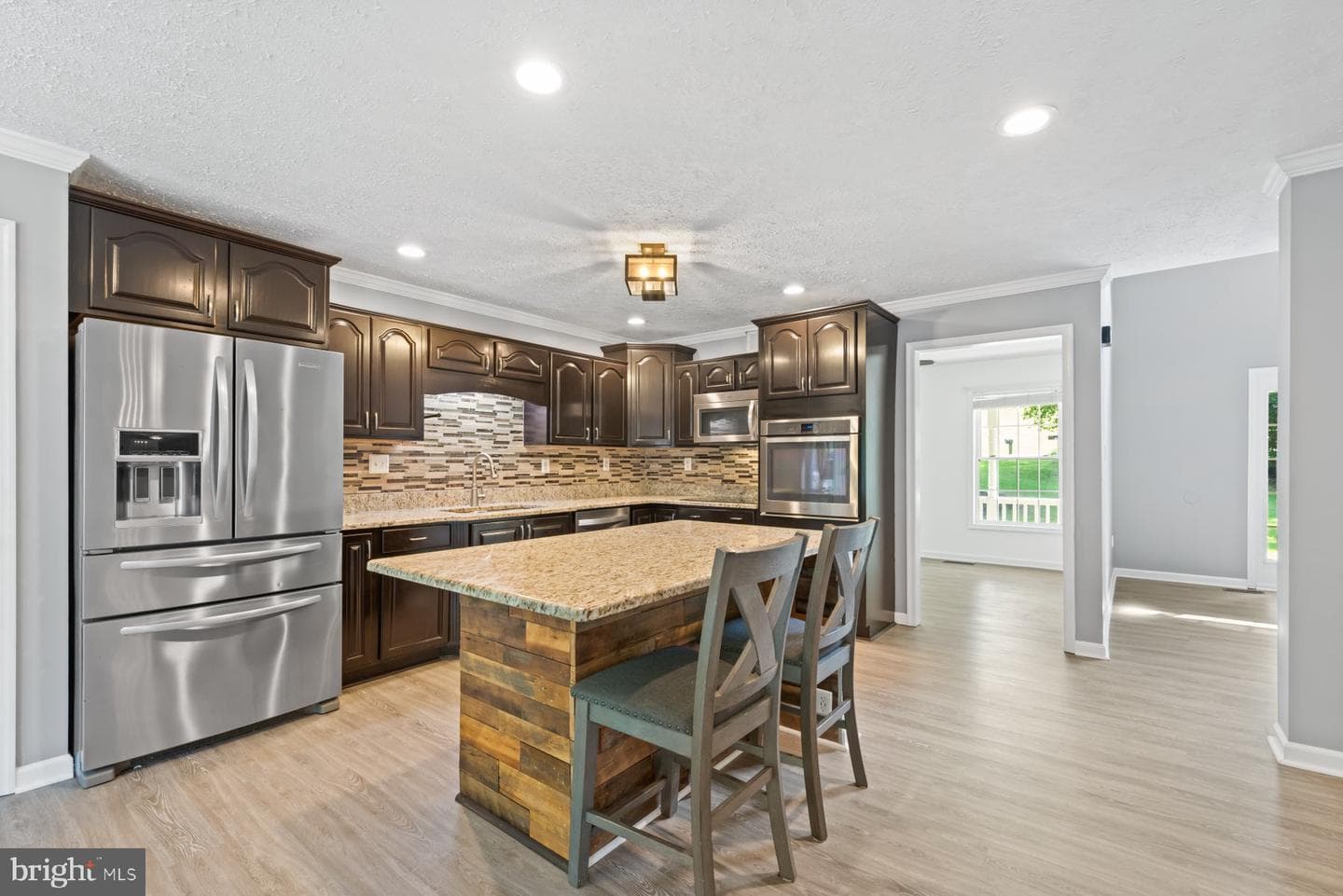 6500 Dobbins Court photo 4