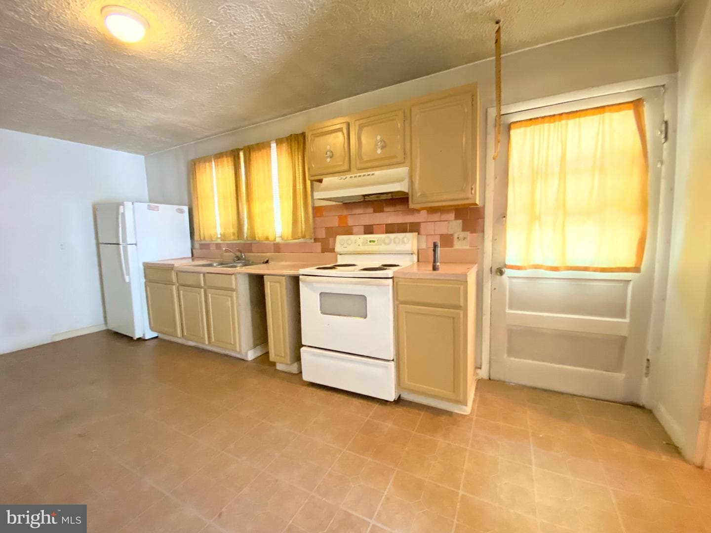 8690 Fairground Road photo 2