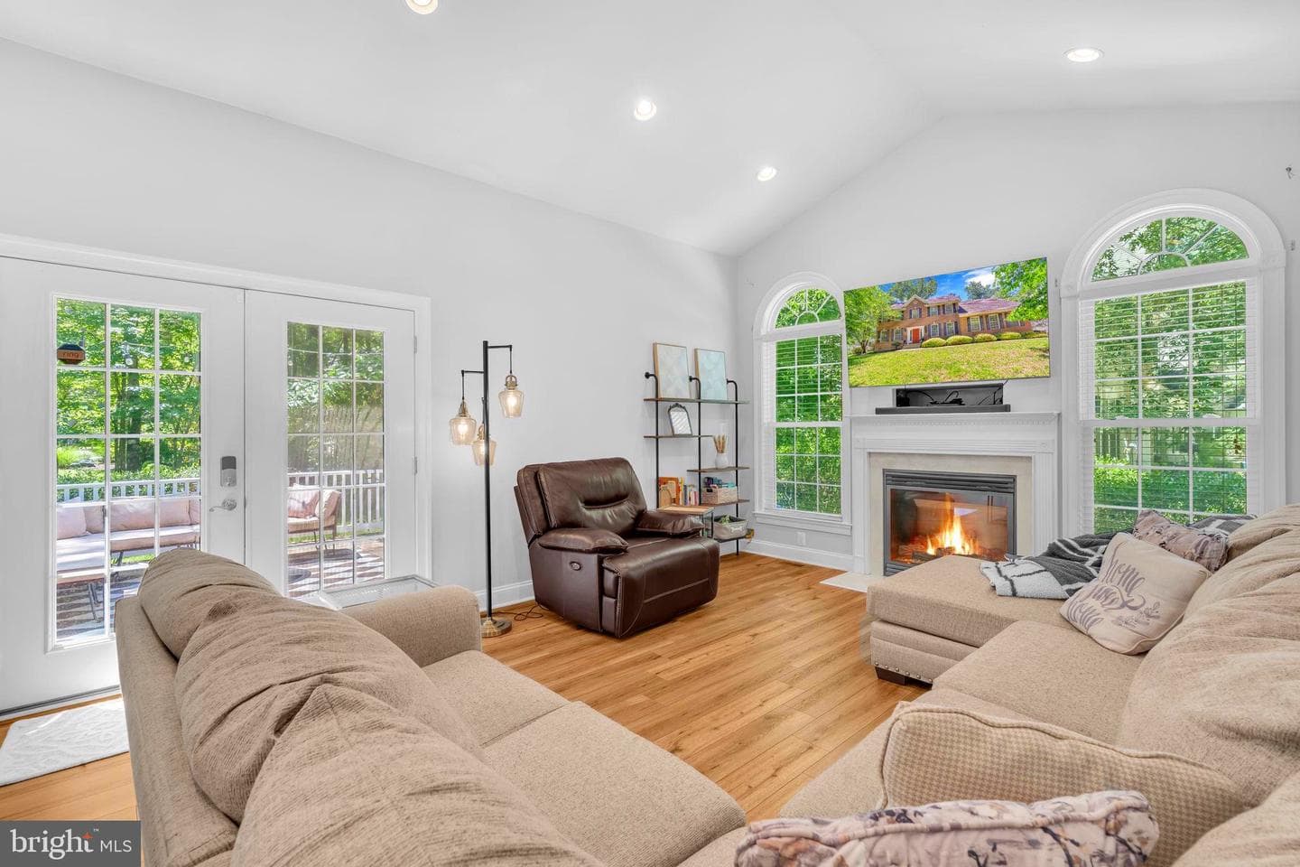 14745 Jennifer Court photo 28