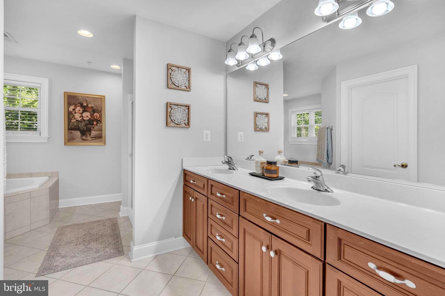 14745 Jennifer Court photo 37