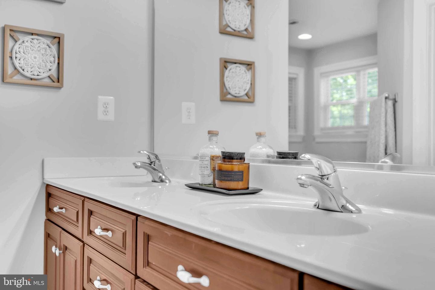 14745 Jennifer Court photo 38