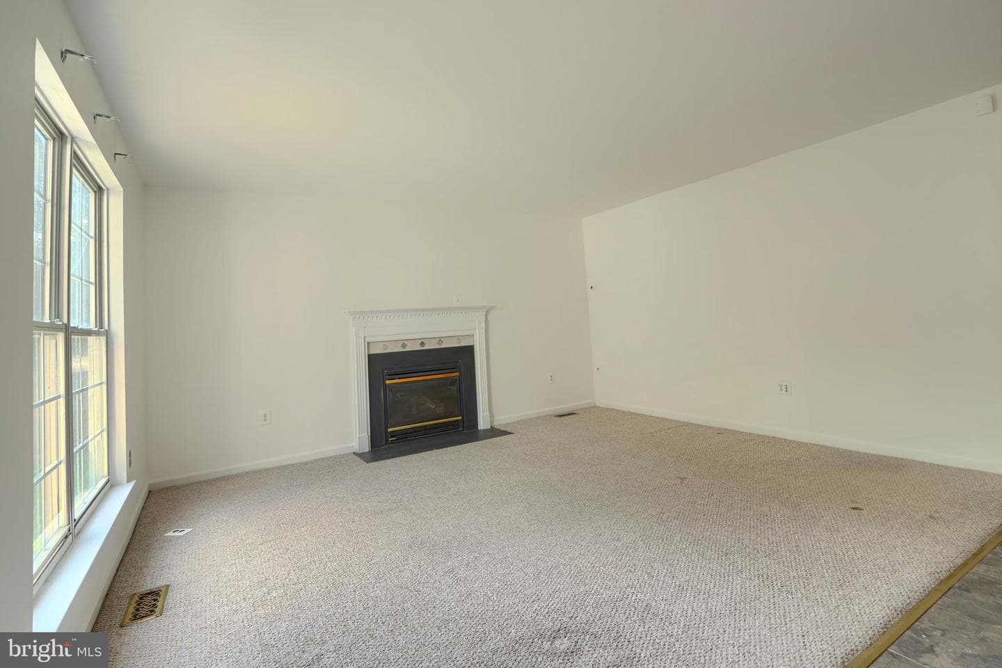 2460 Greentree Place photo 10