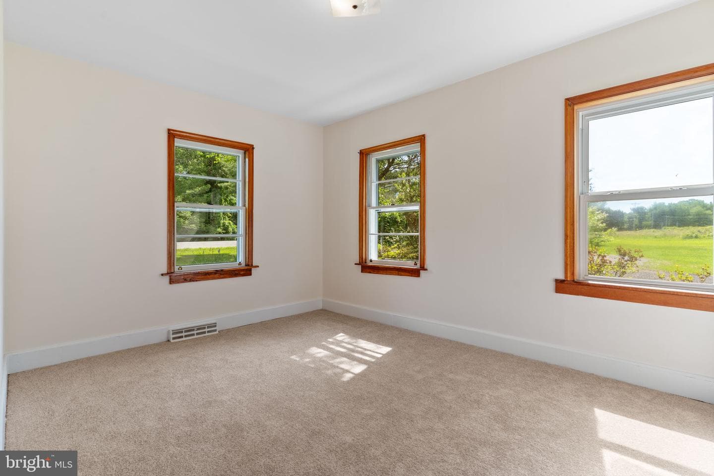 6705 Hawthorne Road photo 12