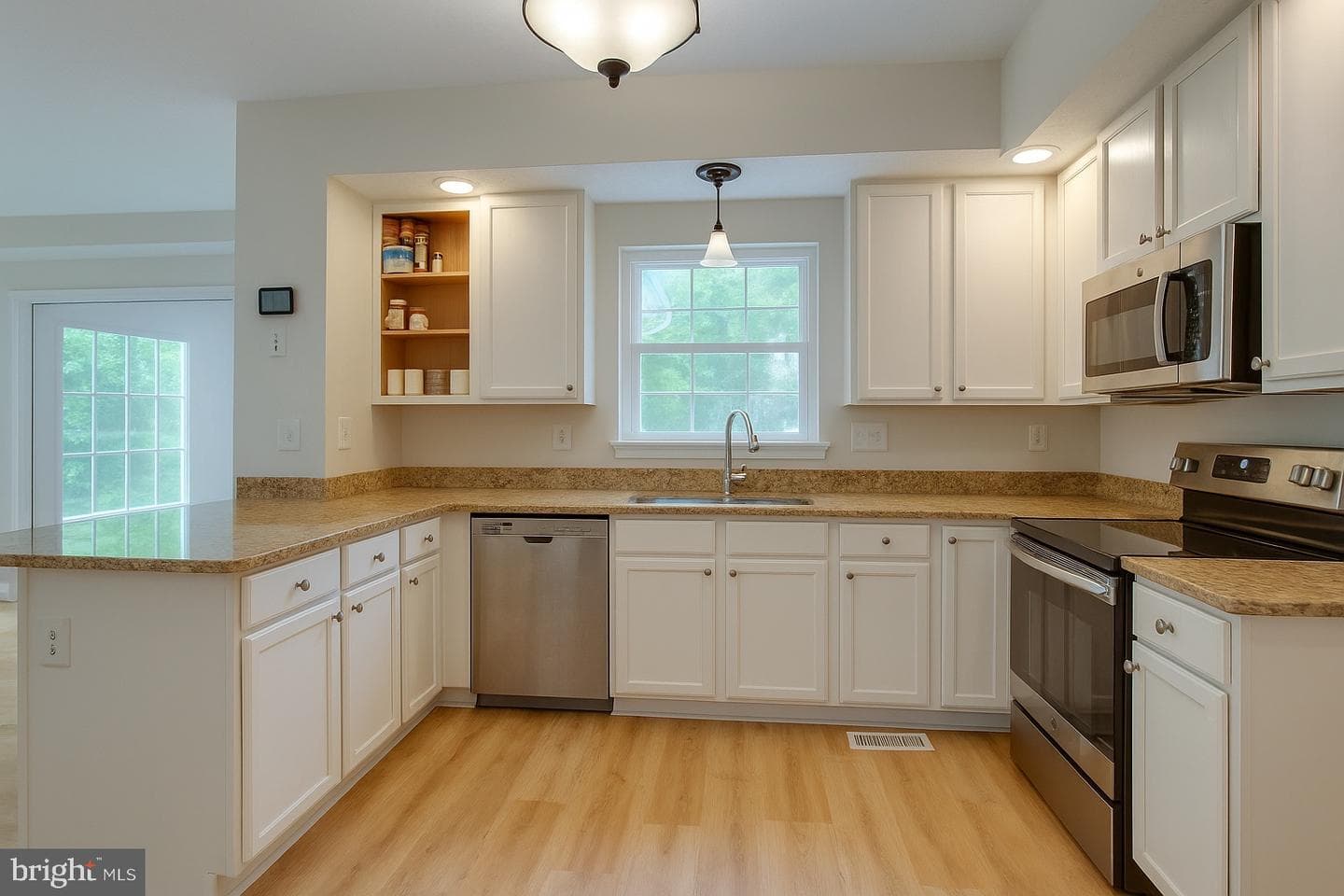 2711 Cotoneaster Court photo 4