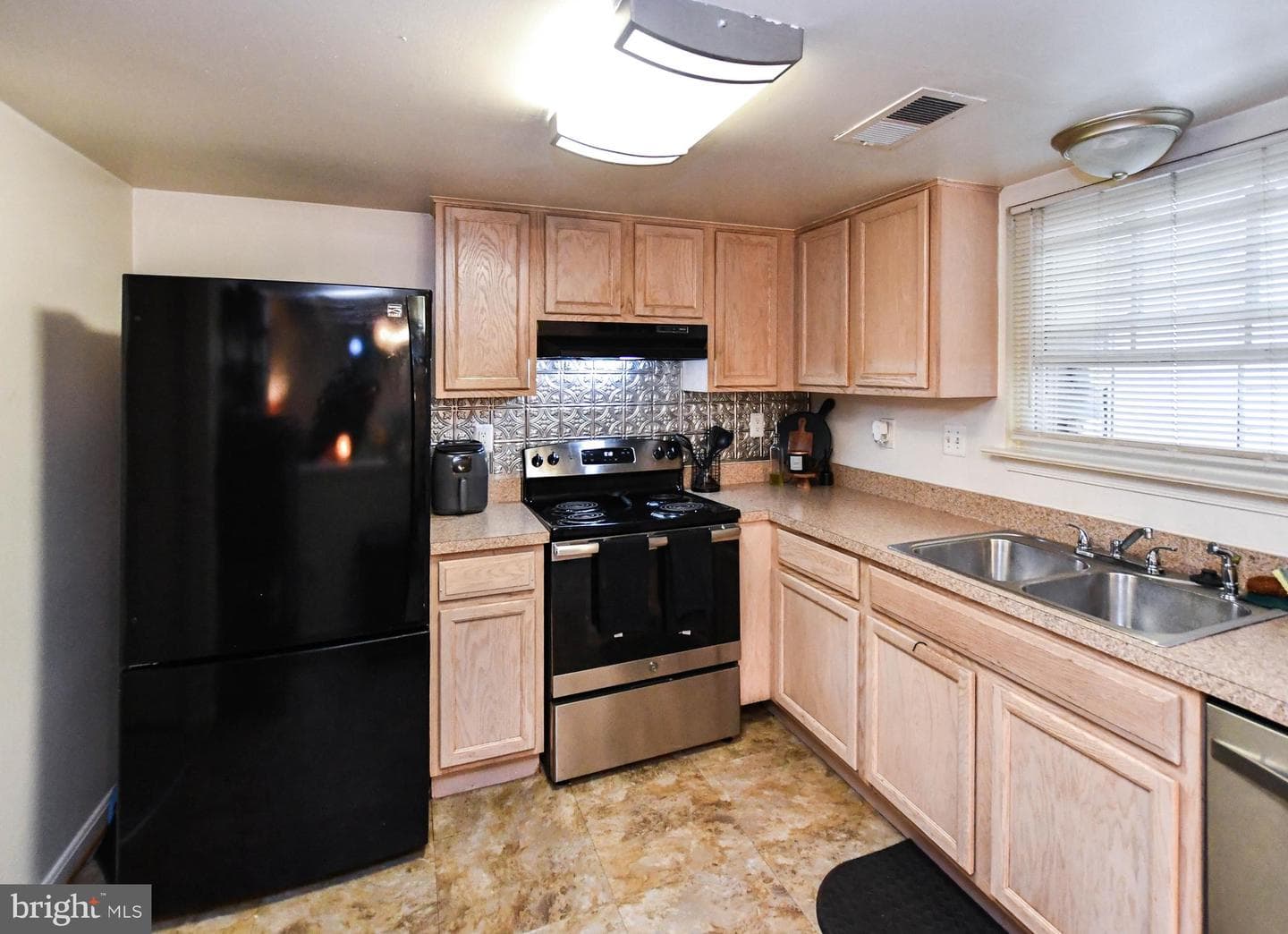 2535 Robinson Place photo 7