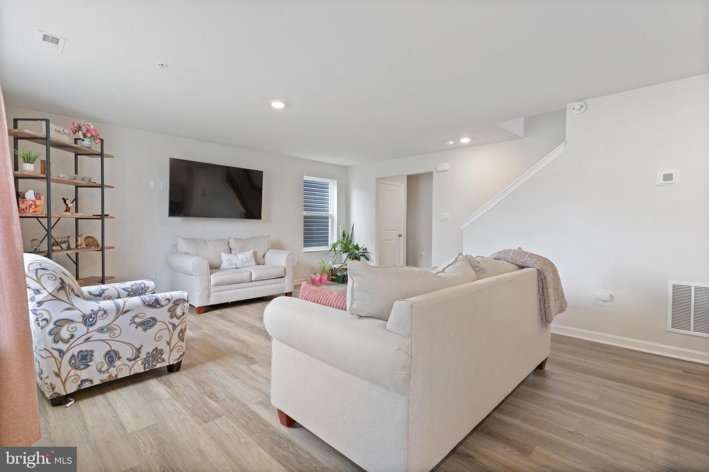 404 Mossy Grove Ln photo 9