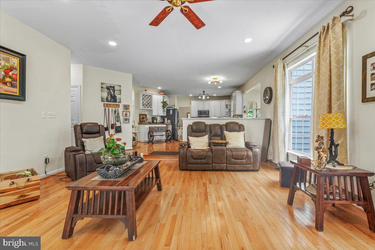 8200 Tiverton Drive photo 18