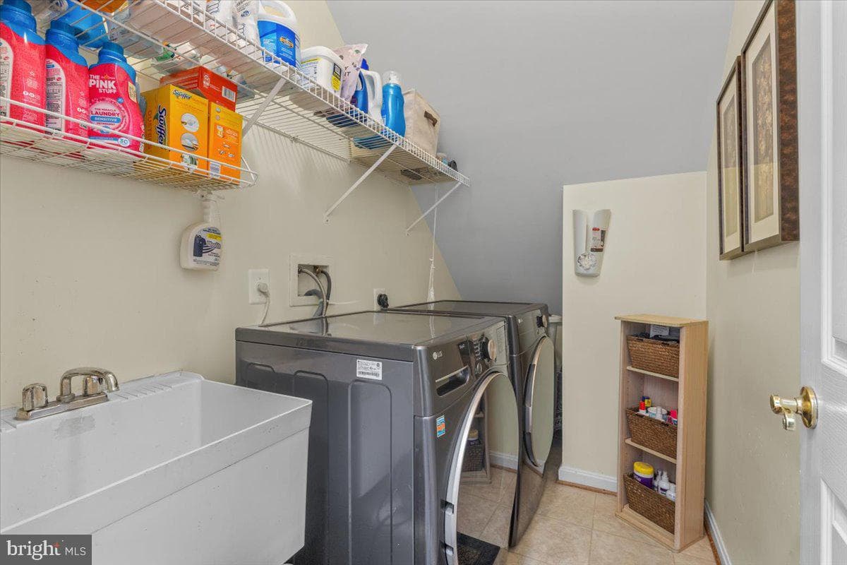 8200 Tiverton Drive photo 21
